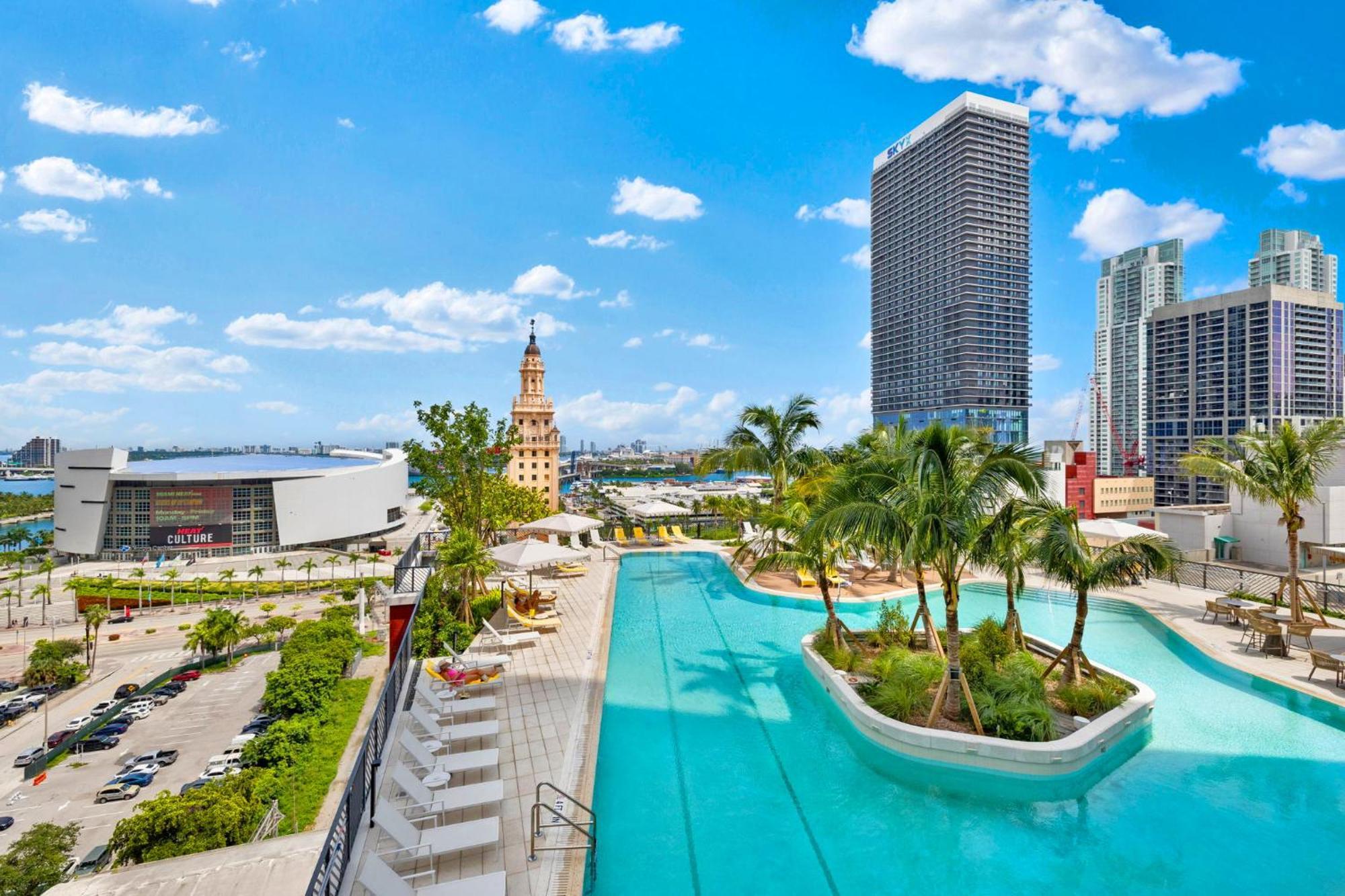 On 47th Floor! Free Parking & Views From The Apartment Miami