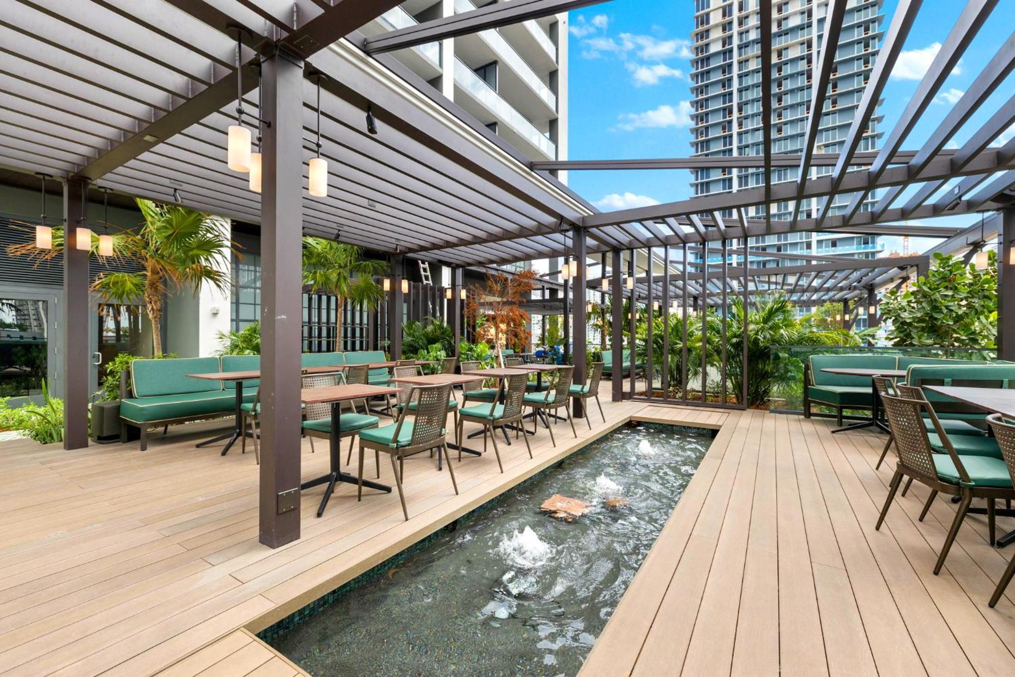 Apartment On 47th Floor! Free Parking & Views From The Miami